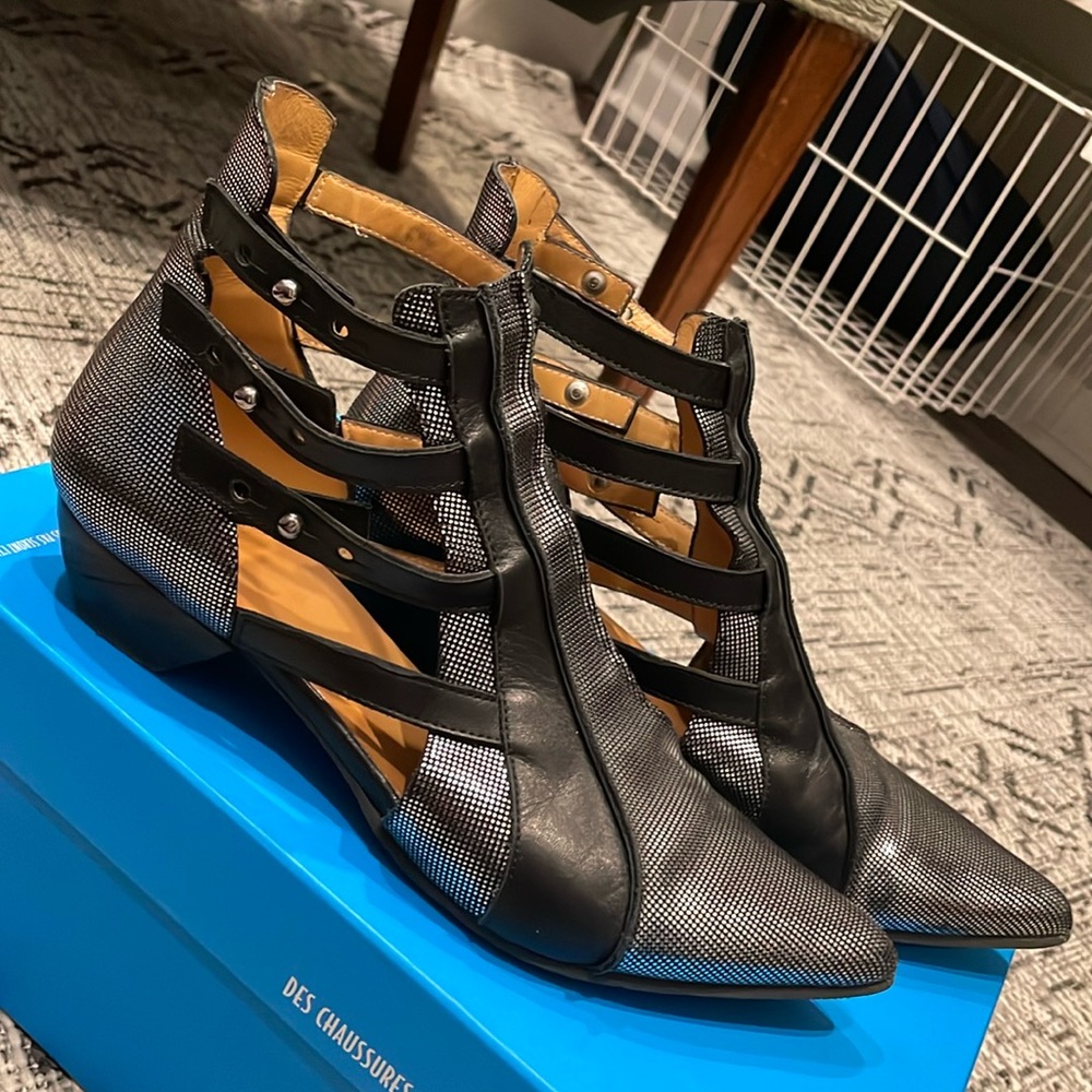 John Fluevog Black/Silver Bekkie (Truth) Size 8 Good condition